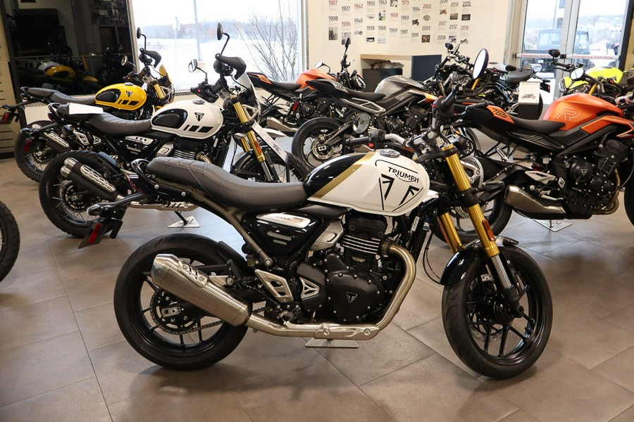 2026 Triumph Speed 400 Pearl Metallic White/Phantom Black