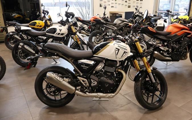 2026 Triumph Speed 400 Pearl Metallic White/Phantom Black