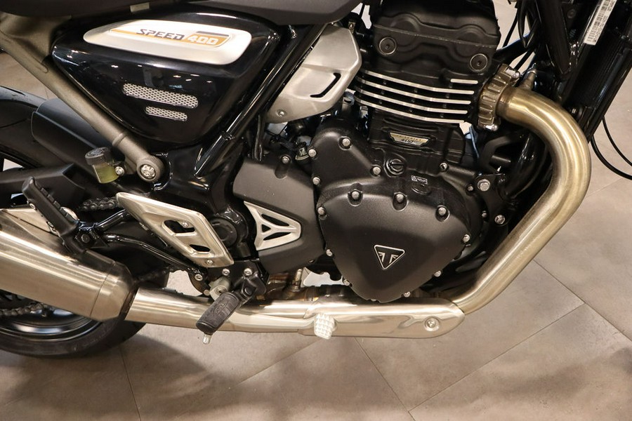 2026 Triumph Speed 400 Pearl Metallic White/Phantom Black
