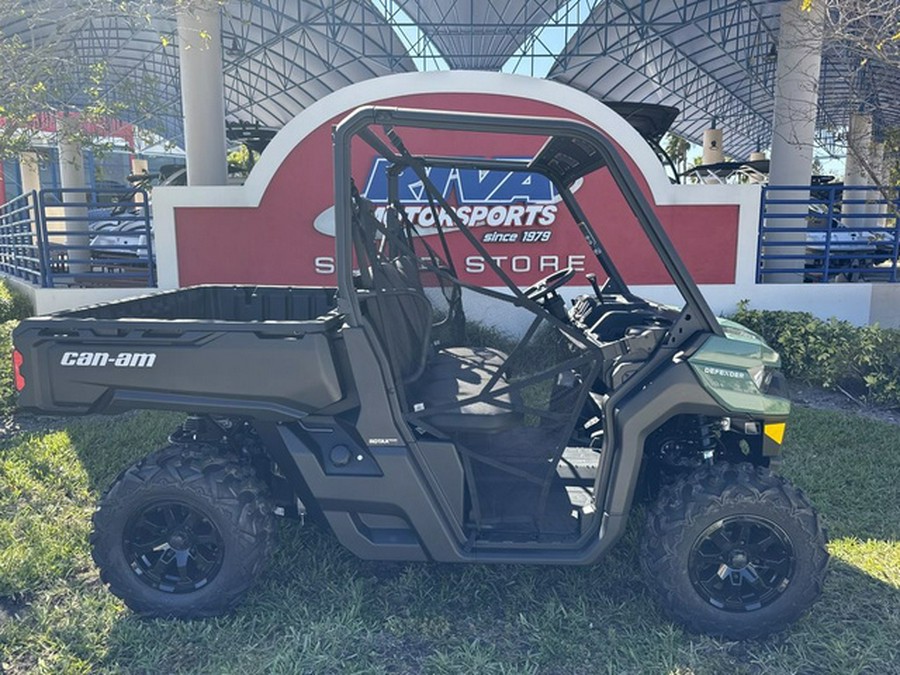 2025 Can-Am Defender DPS HD7 Compass Green