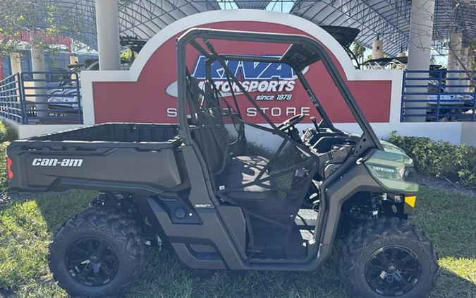 2025 Can-Am Defender DPS HD7 Compass Green