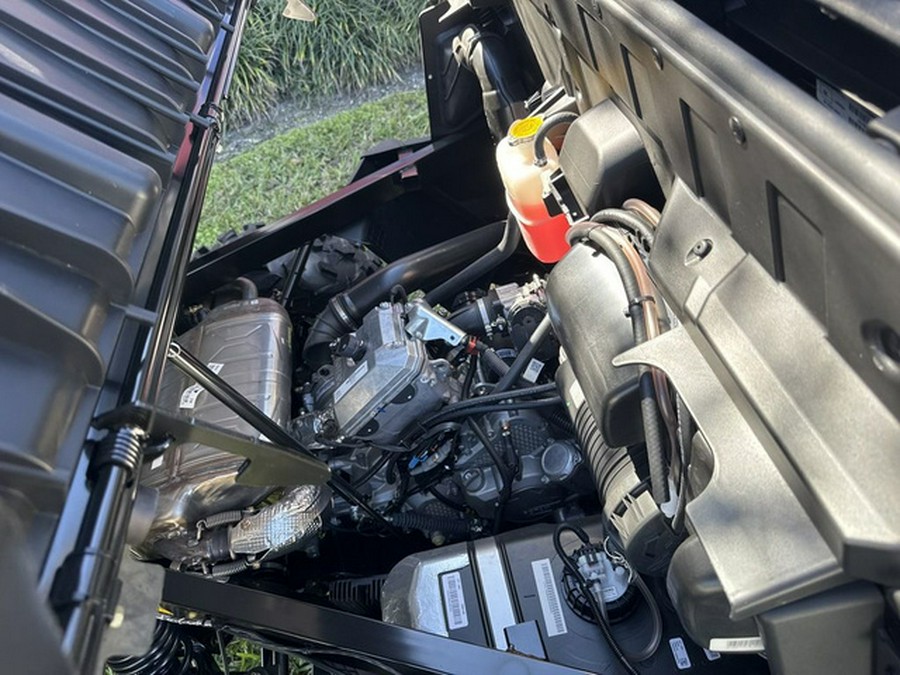 2025 Can-Am Defender DPS HD7 Compass Green