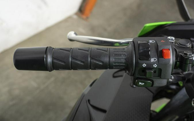 2025 Kawasaki Ninja® 500 KRT Edition SE ABS