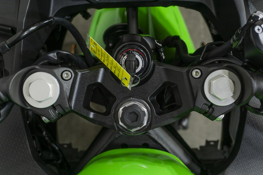 2025 Kawasaki Ninja® 500 KRT Edition SE ABS