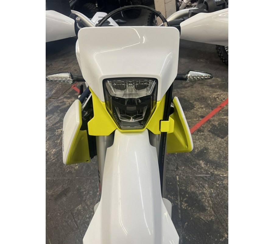 2027 Husqvarna Motorcycles Enduro 701