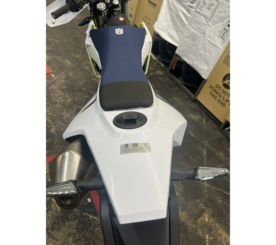 2027 Husqvarna Motorcycles Enduro 701