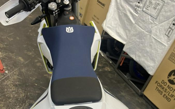 2027 Husqvarna Motorcycles Enduro 701