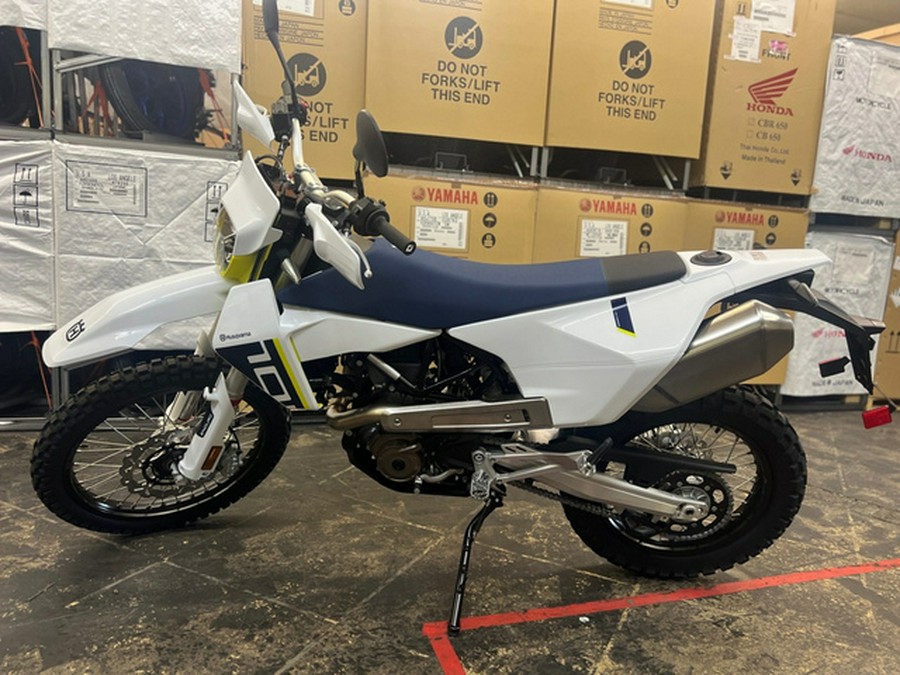 2027 Husqvarna Motorcycles Enduro 701