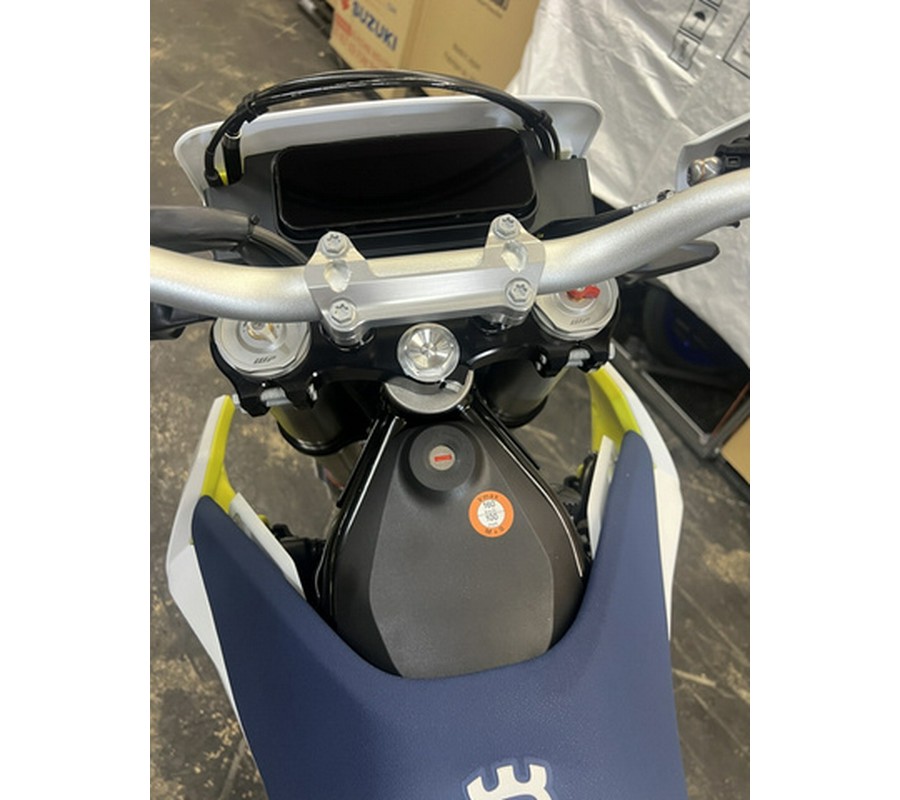2027 Husqvarna Motorcycles Enduro 701
