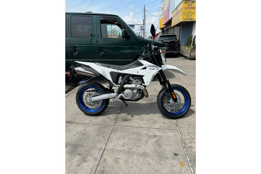 2025 DR-Z 4SM - Suzuki