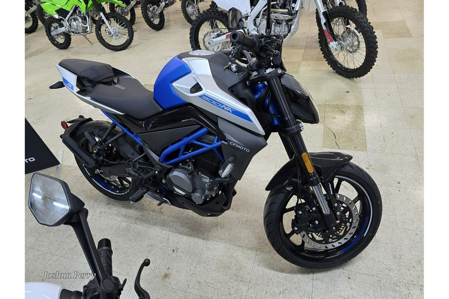 2023 CFMOTO 300NK