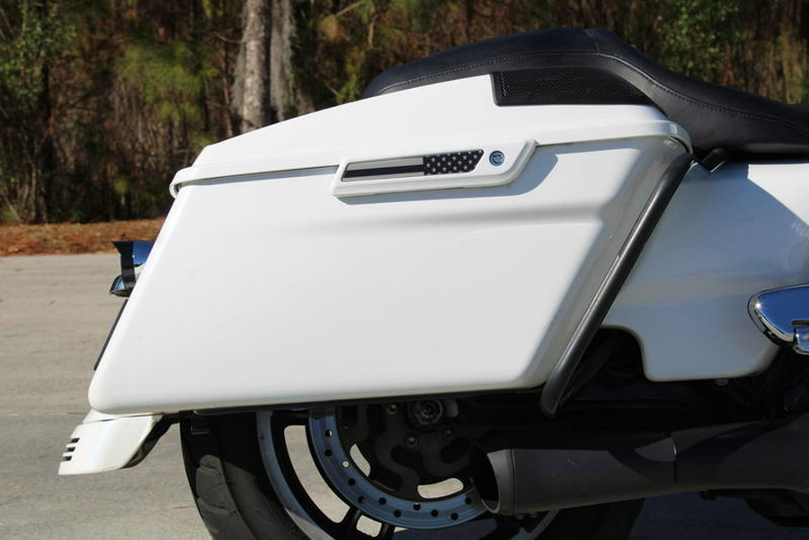 2017 Harley-Davidson® FLHXS - Street Glide® Special