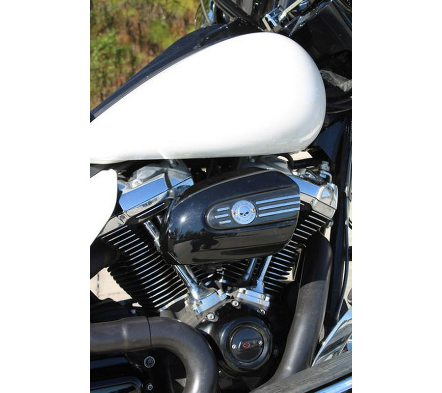 2017 Harley-Davidson® FLHXS - Street Glide® Special