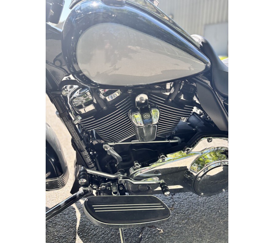 2022 FLHP Police Road King