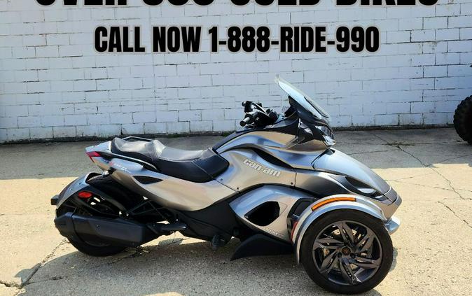 2013 Can-Am Spyder ST-S SM5 - FP8696