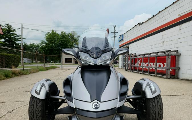 2013 Can-Am Spyder ST-S SM5 - FP8696