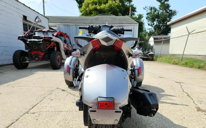 2013 Can-Am Spyder ST-S SM5 - FP8696