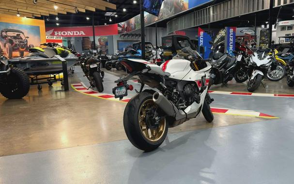 2022 Yamaha YZF-R1 CA