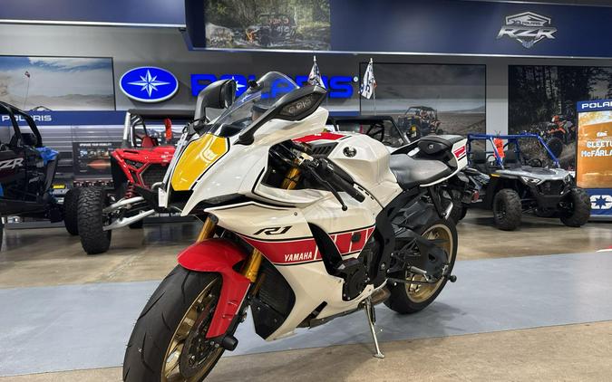 2022 Yamaha YZF-R1 CA