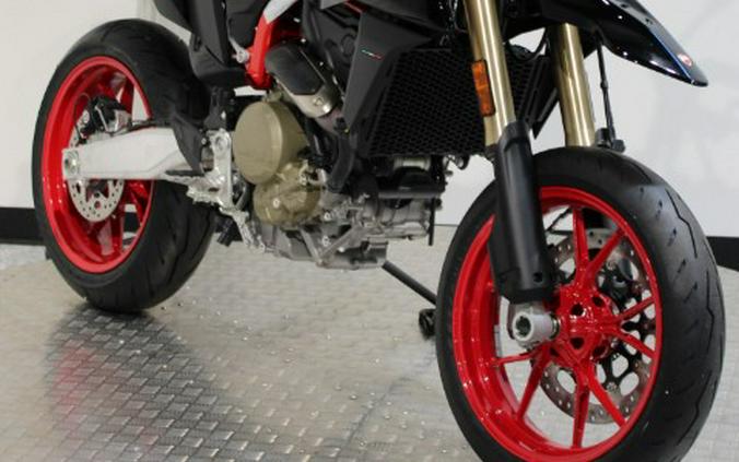 2027 Ducati Hypermotard 698 Mono Nera