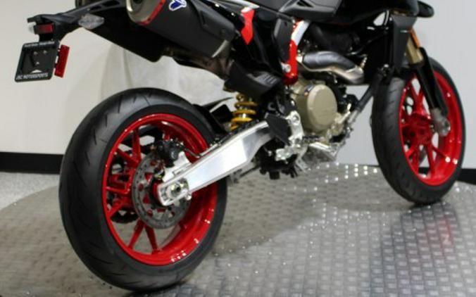 2027 Ducati Hypermotard 698 Mono Nera