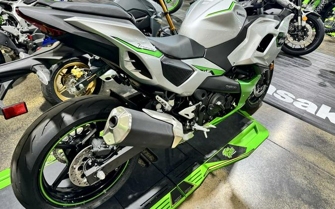 2024 Kawasaki Ninja® 7 Hybrid ABS