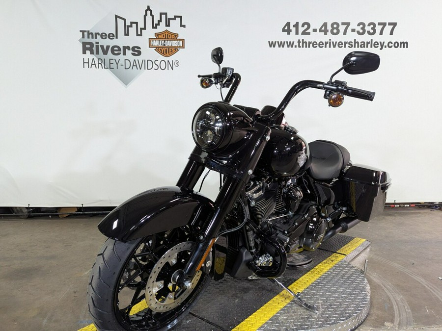 2025 Harley-Davidson Road King Special Vivid Black