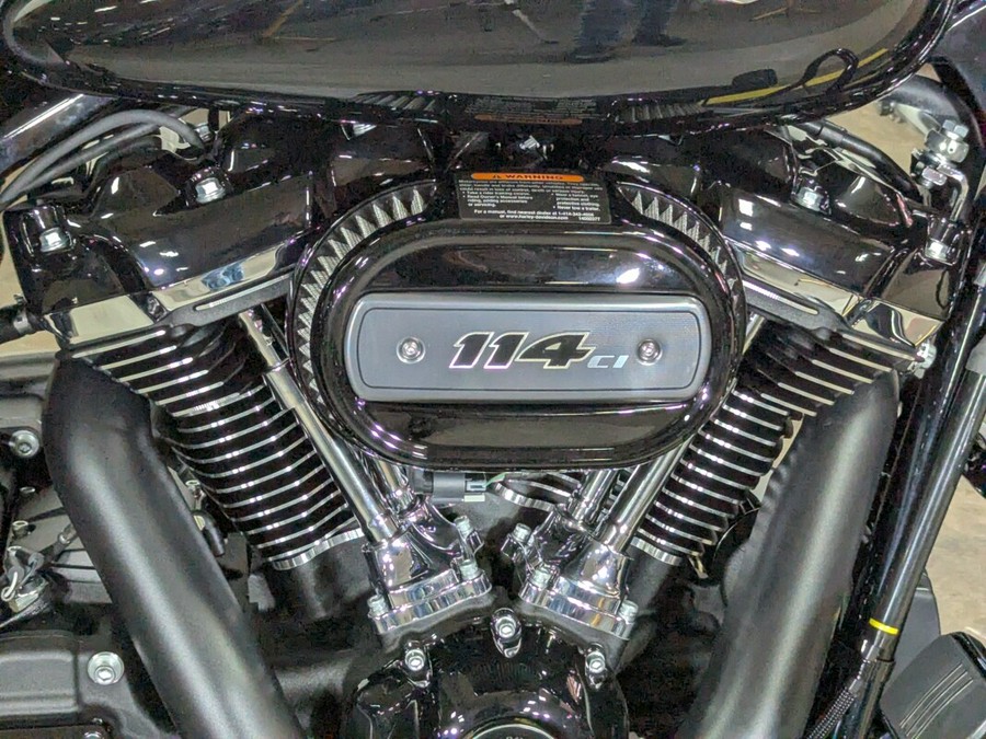 2025 Harley-Davidson Road King Special Vivid Black