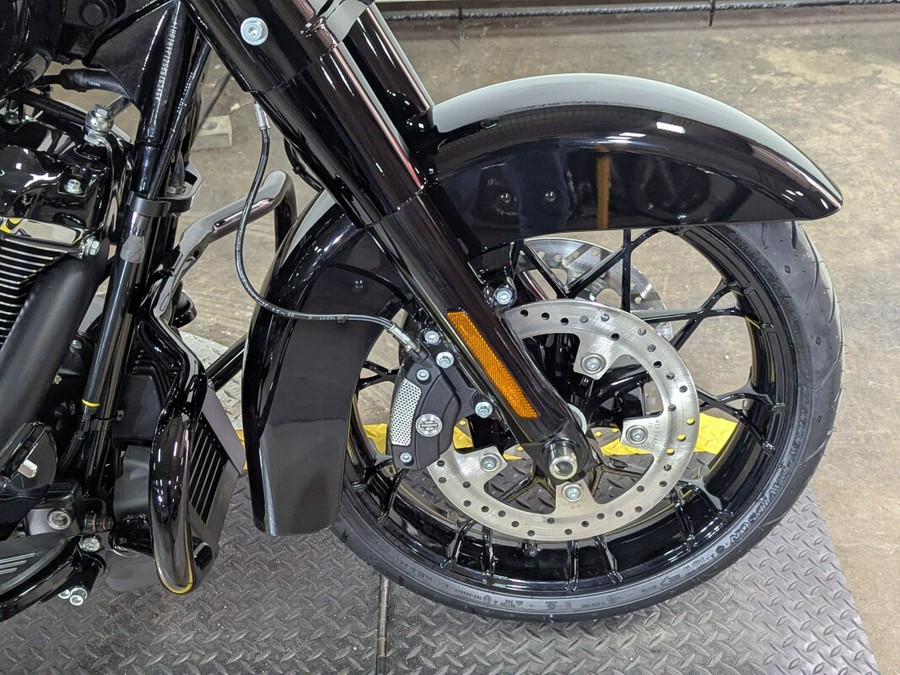 2025 Harley-Davidson Road King Special Vivid Black