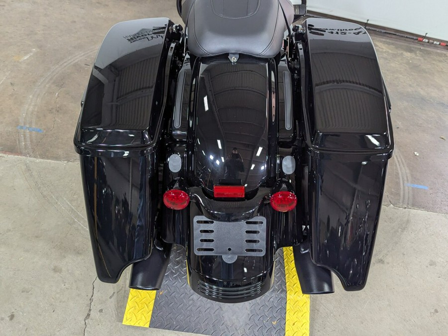 2025 Harley-Davidson Road King Special Vivid Black