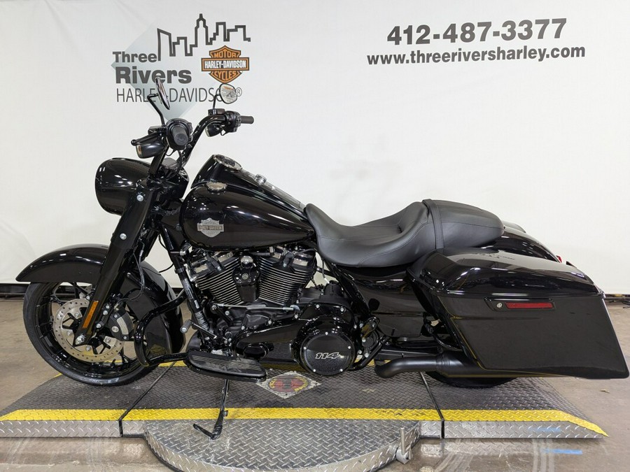 2025 Harley-Davidson Road King Special Vivid Black