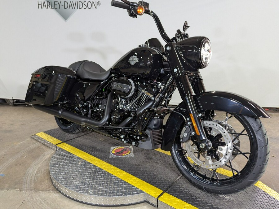 2025 Harley-Davidson Road King Special Vivid Black