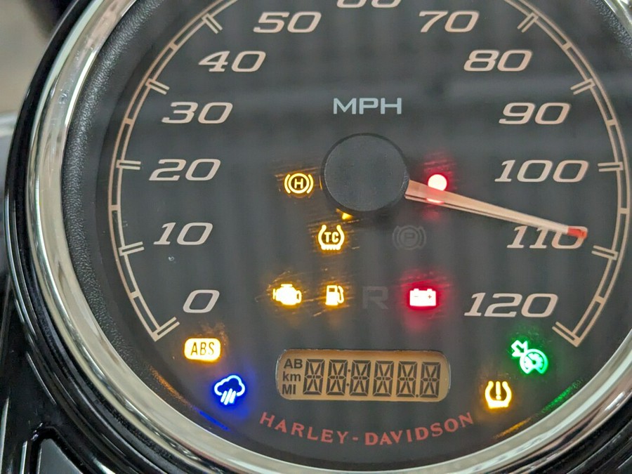 2025 Harley-Davidson Road King Special Vivid Black