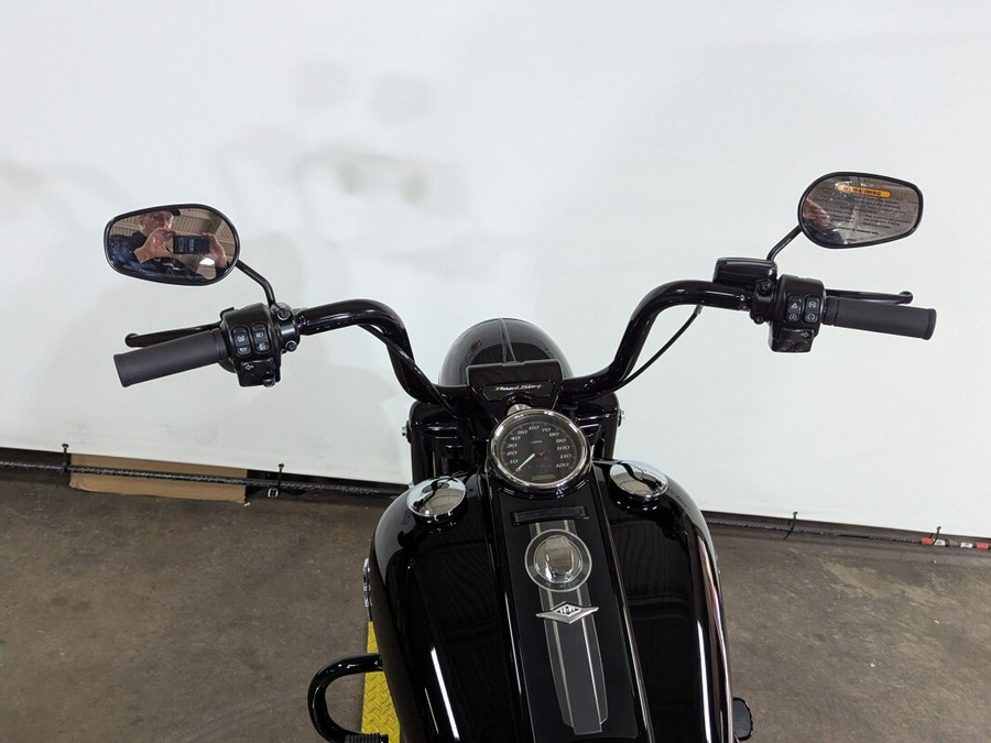 2025 Harley-Davidson Road King Special Vivid Black