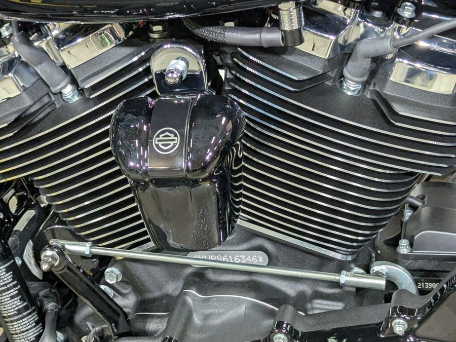 2025 Harley-Davidson Road King Special Vivid Black