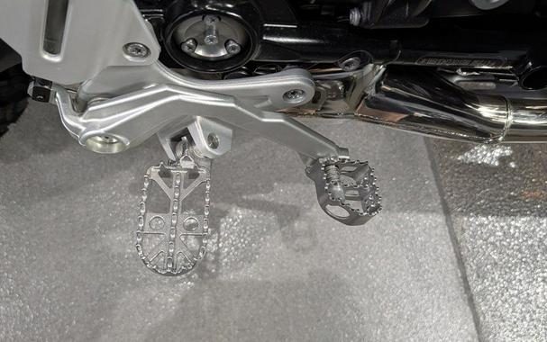 2026 BMW R 12 G/S Night Black Matte