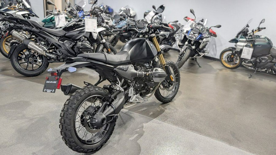 2026 BMW R 12 G/S Night Black Matte