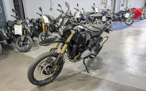 2026 BMW R 12 G/S Night Black Matte