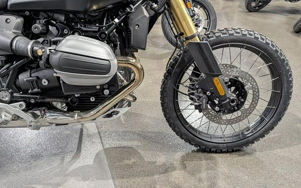 2026 BMW R 12 G/S Night Black Matte