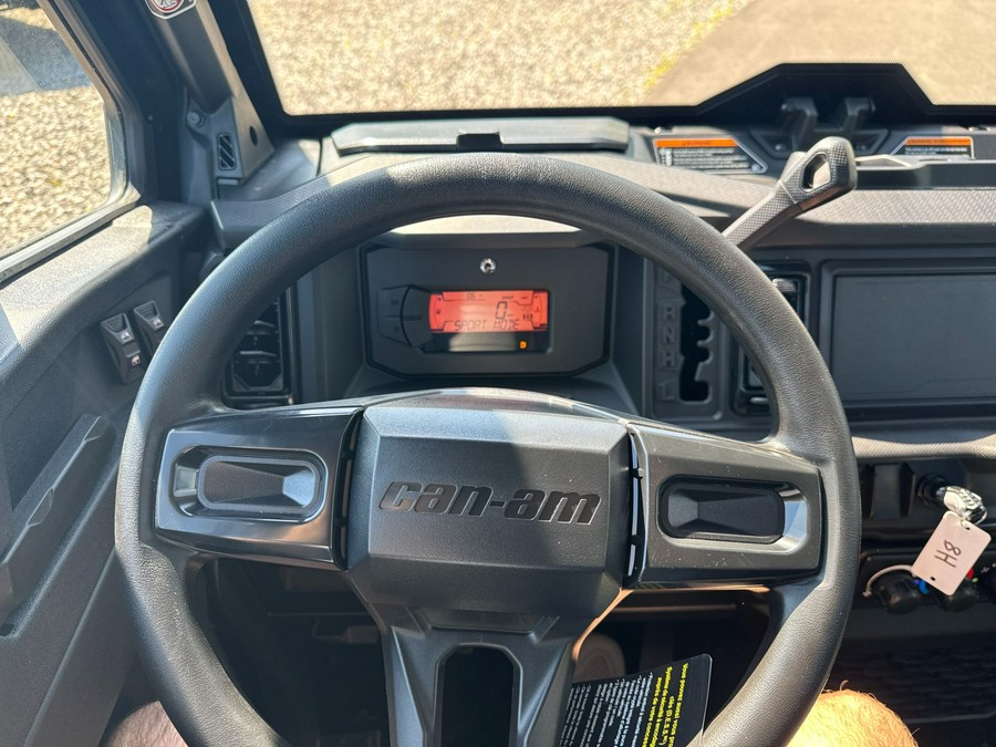 2026 Can-Am Defender MAX XT CAB HD11