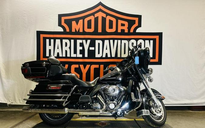 2011 Harley-Davidson® FLHTCU - Ultra Classic® Electra Glide®