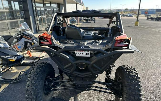 2019 Can-Am® MAVERICK XDS TURBO R