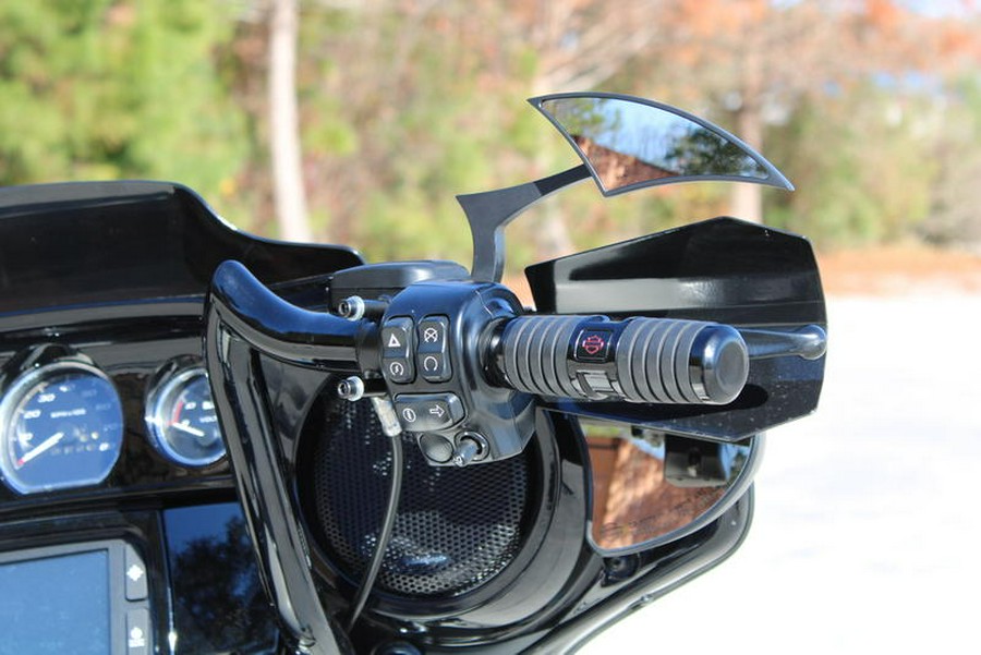 2018 Harley-Davidson® FLHXS - Street Glide® Special