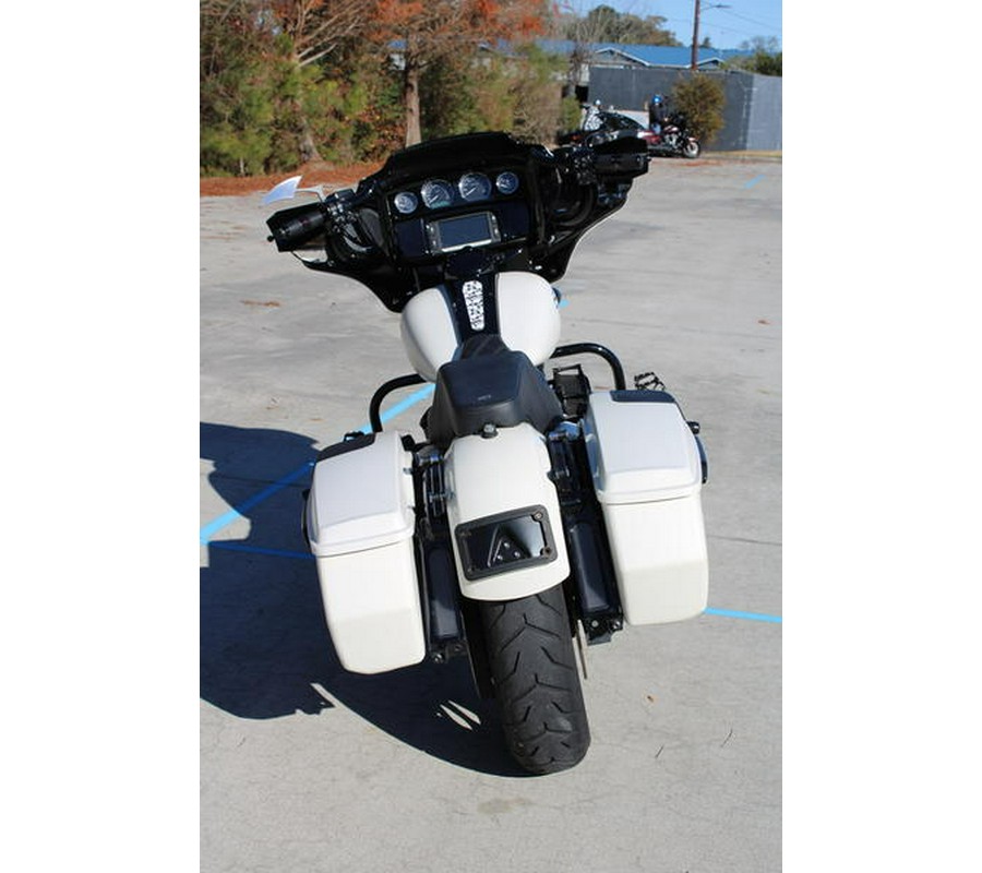 2018 Harley-Davidson® FLHXS - Street Glide® Special