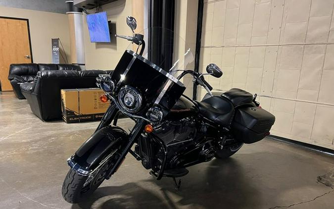 2019 Harley-Davidson FLHCS - Heritage Classic 114