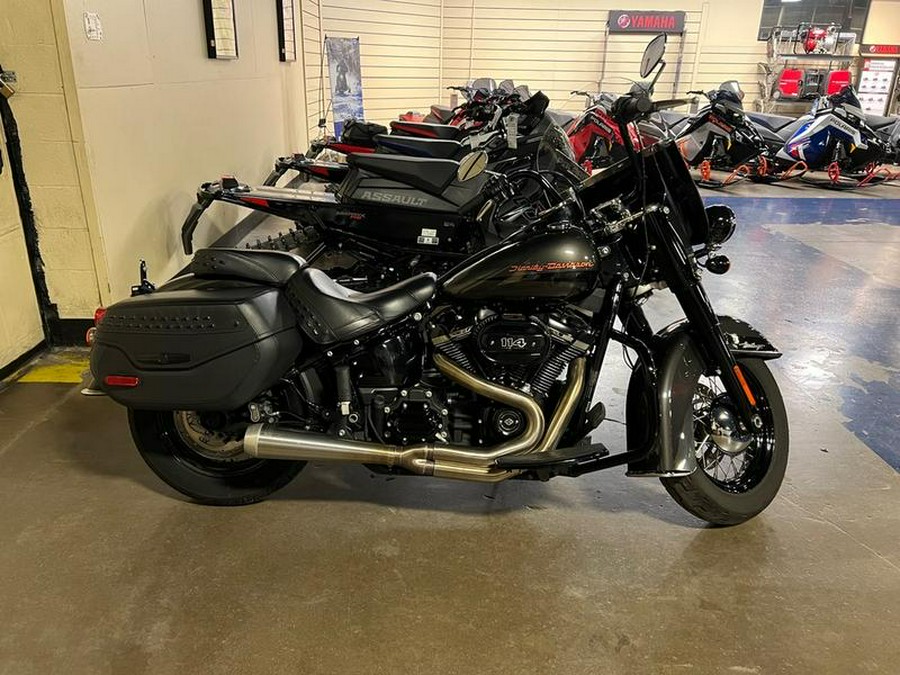 2019 Harley-Davidson® FLHCS - Heritage Classic 114