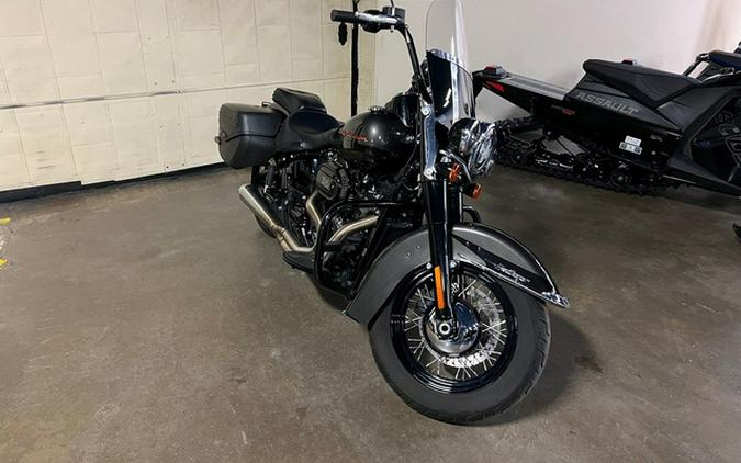 2019 Harley-Davidson FLHCS - Heritage Classic 114