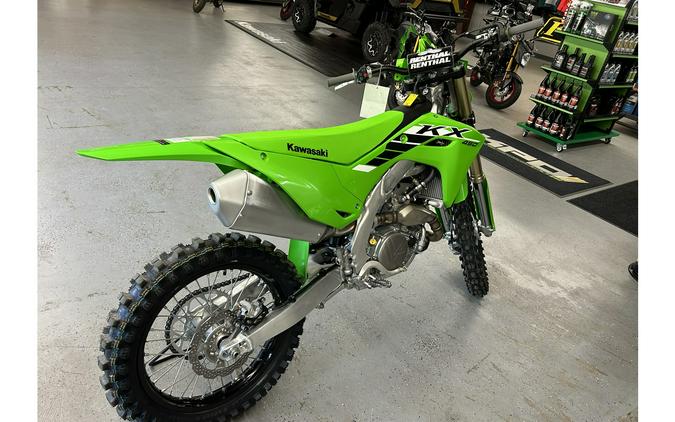 2025 Kawasaki KX™ 450, LIME