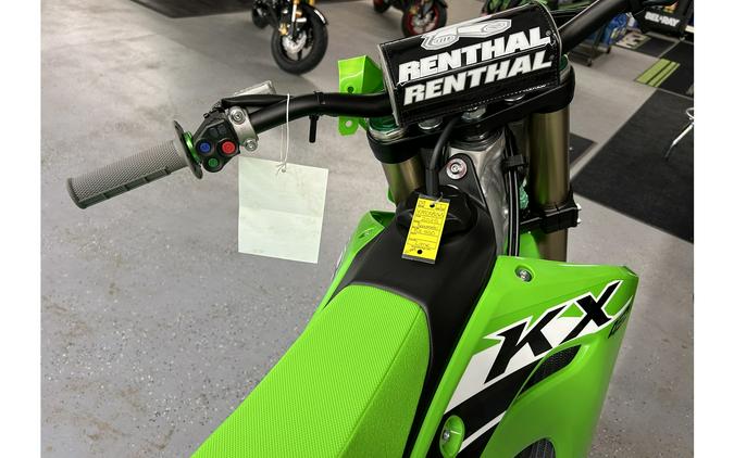 2025 Kawasaki KX™ 450, LIME