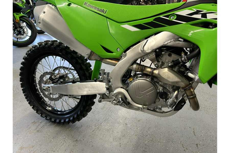 2025 Kawasaki KX™ 450, LIME